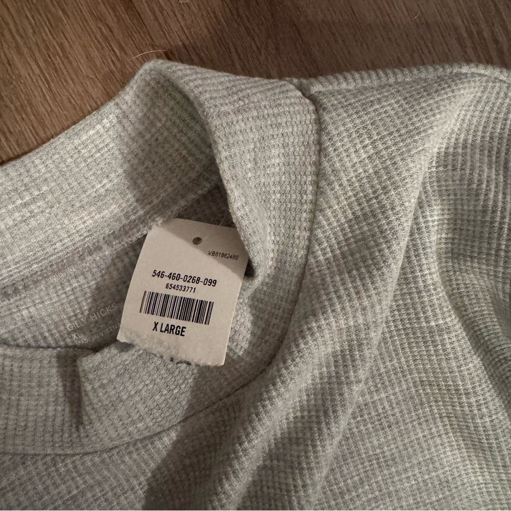 NWT Gilly Hicks Hollister Gray Long Sleeve Crew Neck Cropped Athletic Base Layer - Picture 4 of 8